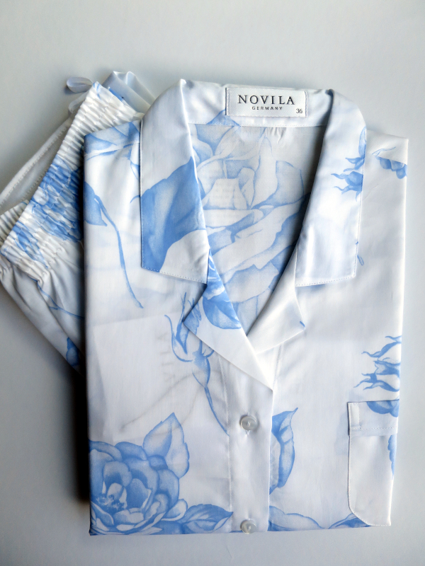 Pyjama Helena weiß mit Blüten NOVILA
